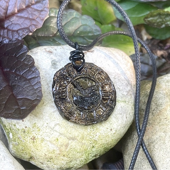 5 For $25💫Wicked Meltdown Steampunk Clock Pendant Necklace - Picture 7 of 9